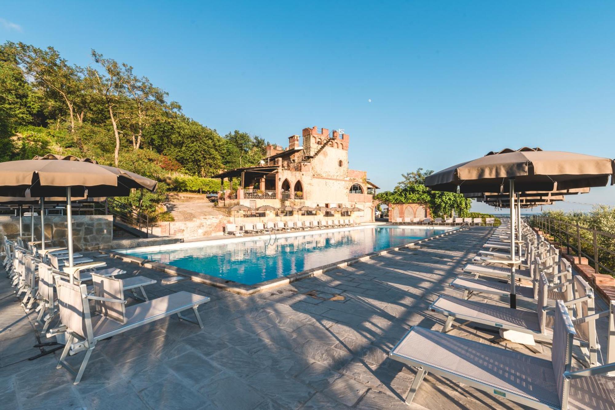 Ippotur Medieval Resort カステルヌオーヴォ・マグラ エクステリア 写真
