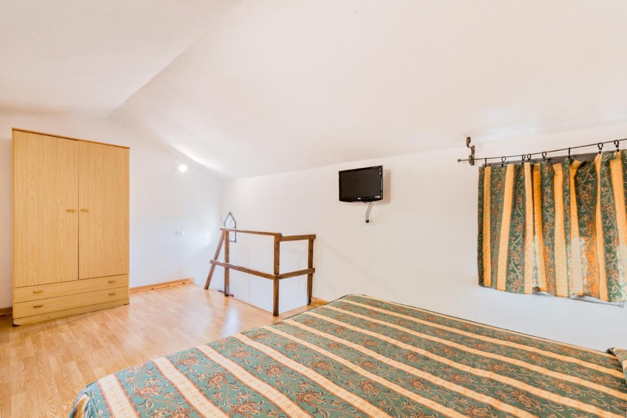 Ippotur Medieval Resort カステルヌオーヴォ・マグラ エクステリア 写真